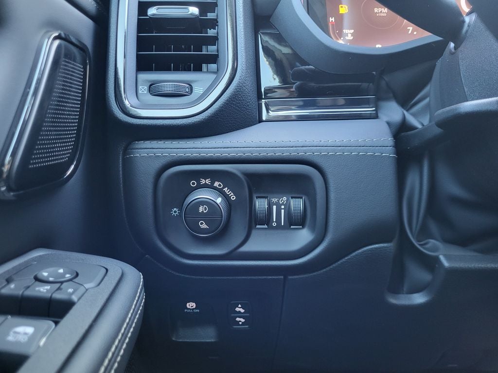 2026 RAM Ram 1500 RAM 1500 LIMITED CREW CAB 4X4 5'7' BOX