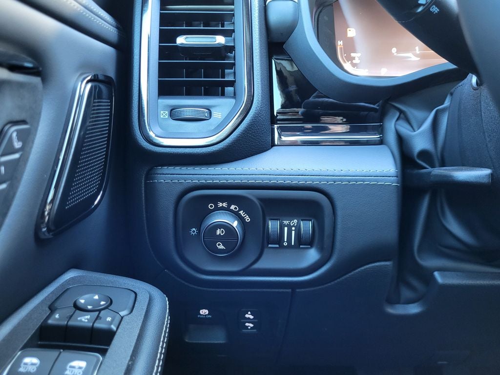 2026 RAM Ram 1500 RAM 1500 LIMITED CREW CAB 4X4 5'7' BOX