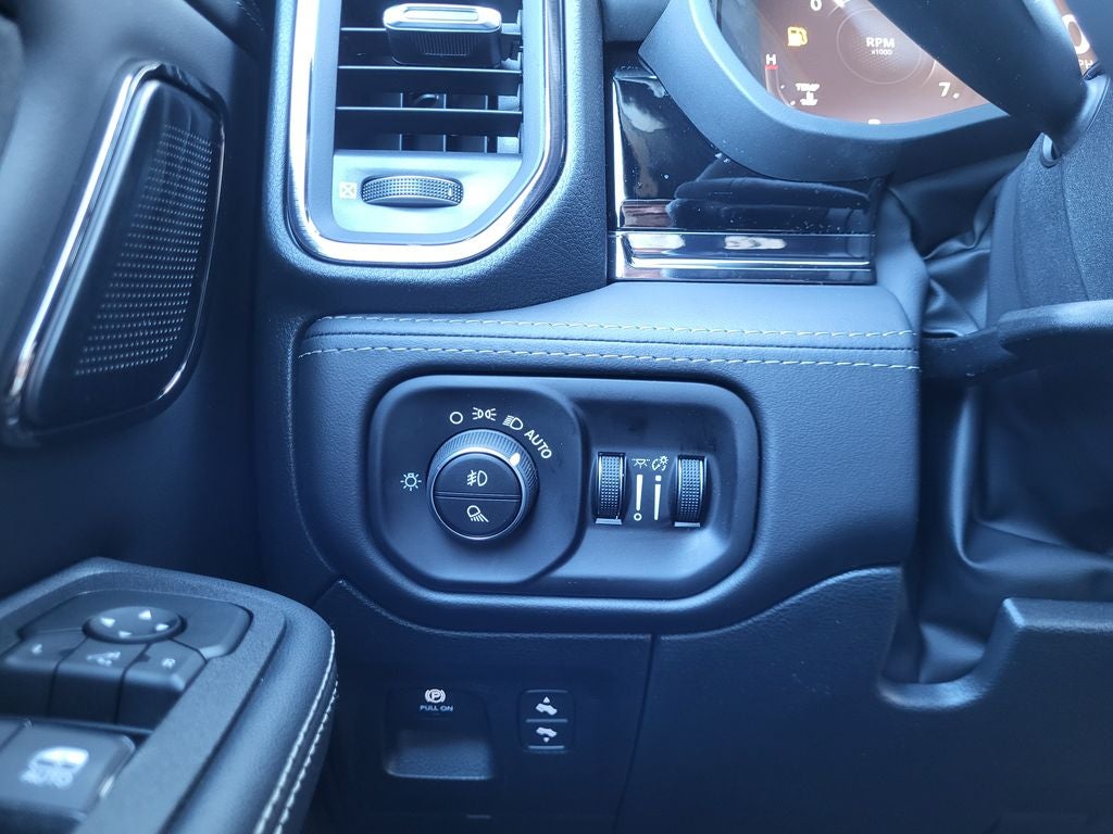 2026 RAM Ram 1500 RAM 1500 LIMITED CREW CAB 4X4 5'7' BOX