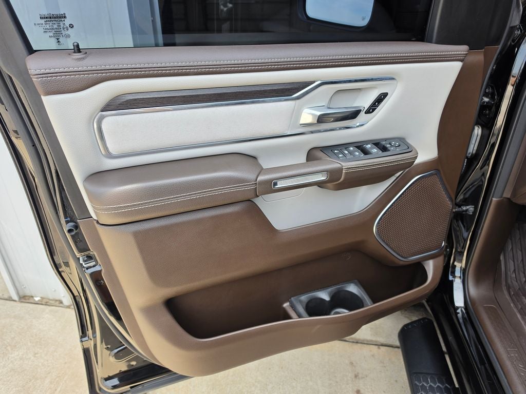 2025 RAM 1500 Laramie Crew Cab 4x4 5'7' Box