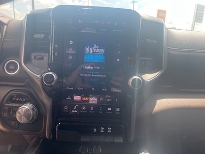 2025 RAM 1500 Laramie Crew Cab 4x4 5'7' Box