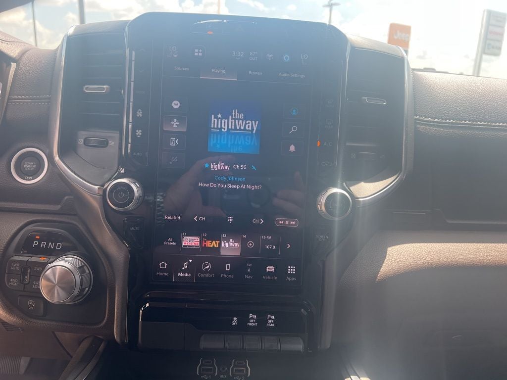 2025 RAM 1500 Laramie Crew Cab 4x4 5'7' Box