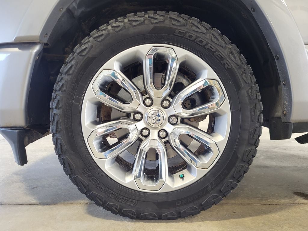 2022 RAM 1500 Laramie Crew Cab 4x4 5'7' Box