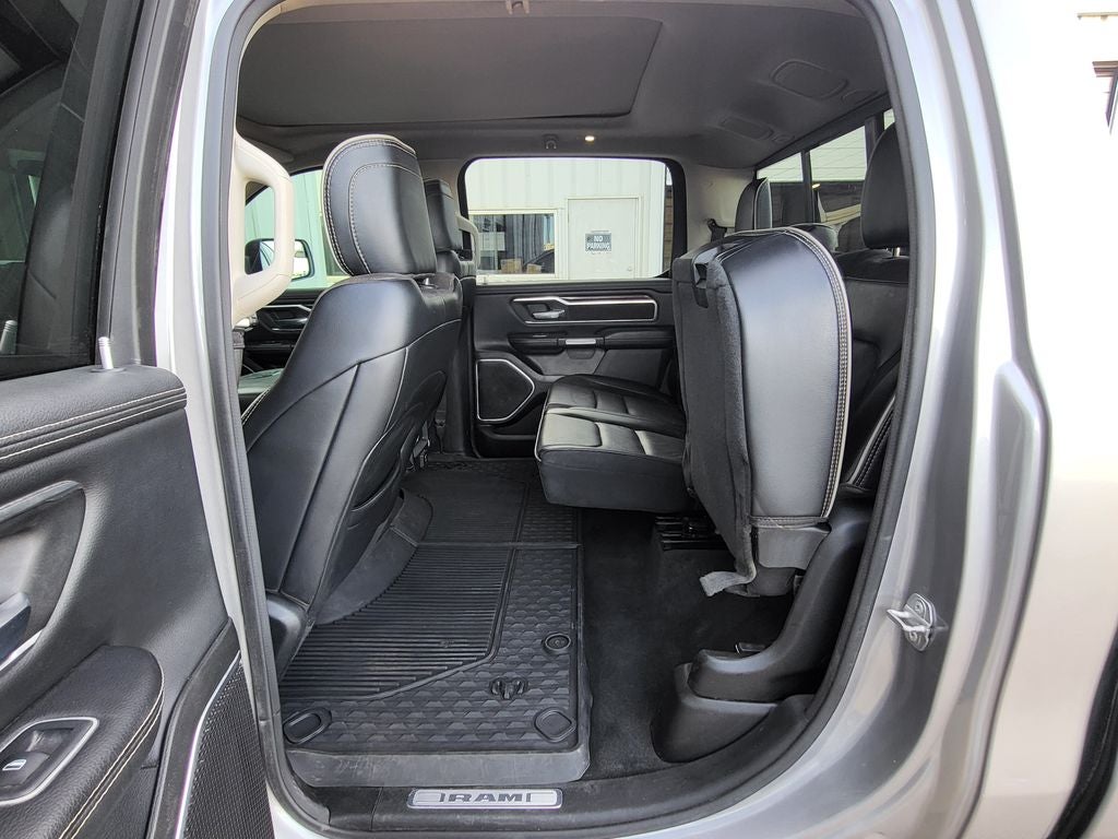 2022 RAM 1500 Laramie Crew Cab 4x4 5'7' Box