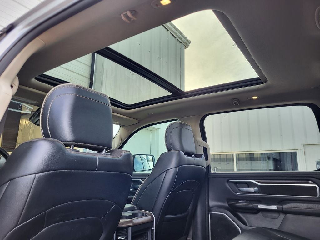 2022 RAM 1500 Laramie Crew Cab 4x4 5'7' Box