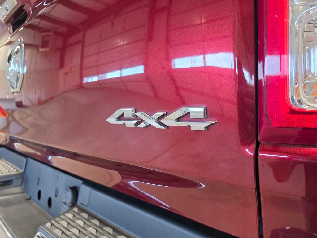 2020 RAM 1500 Big Horn Crew Cab 4x4 6'4' Box