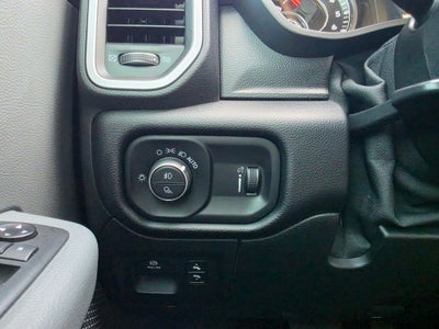 2020 RAM 1500 Big Horn Crew Cab 4x4 6'4' Box