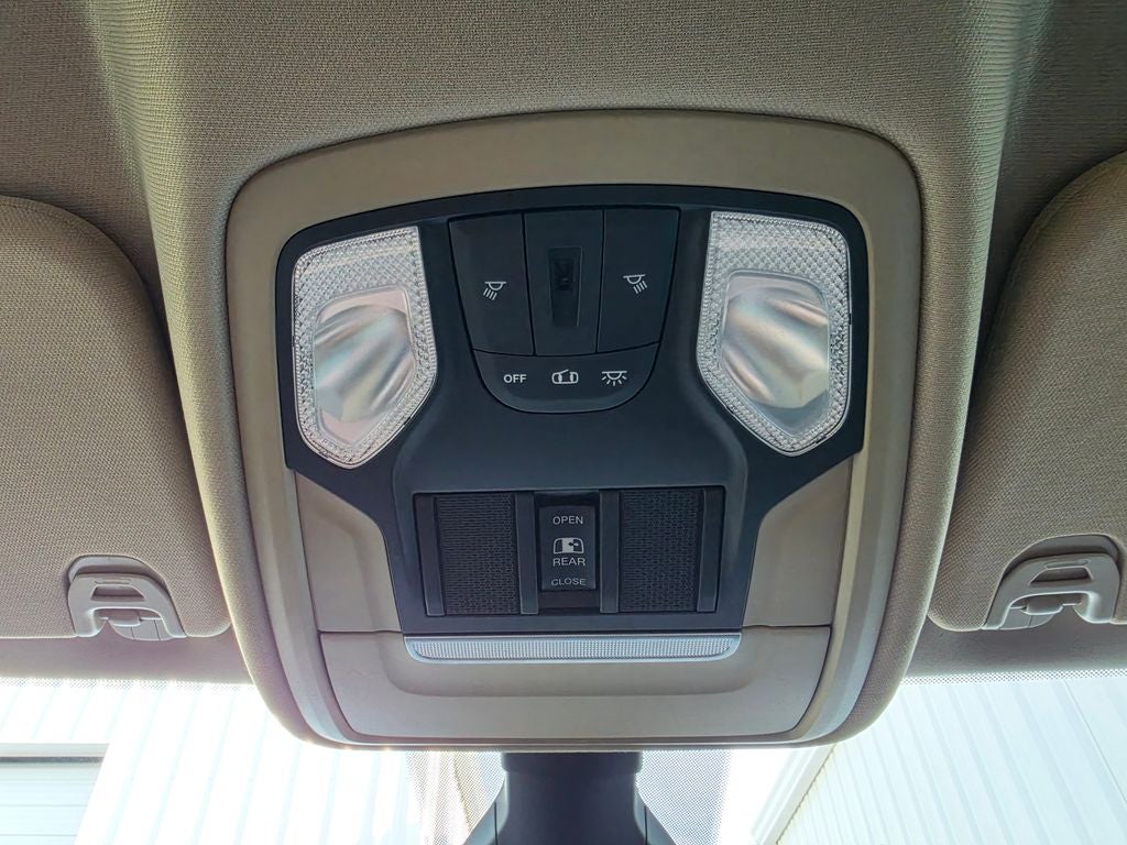 2020 RAM 1500 Big Horn Crew Cab 4x4 6'4' Box