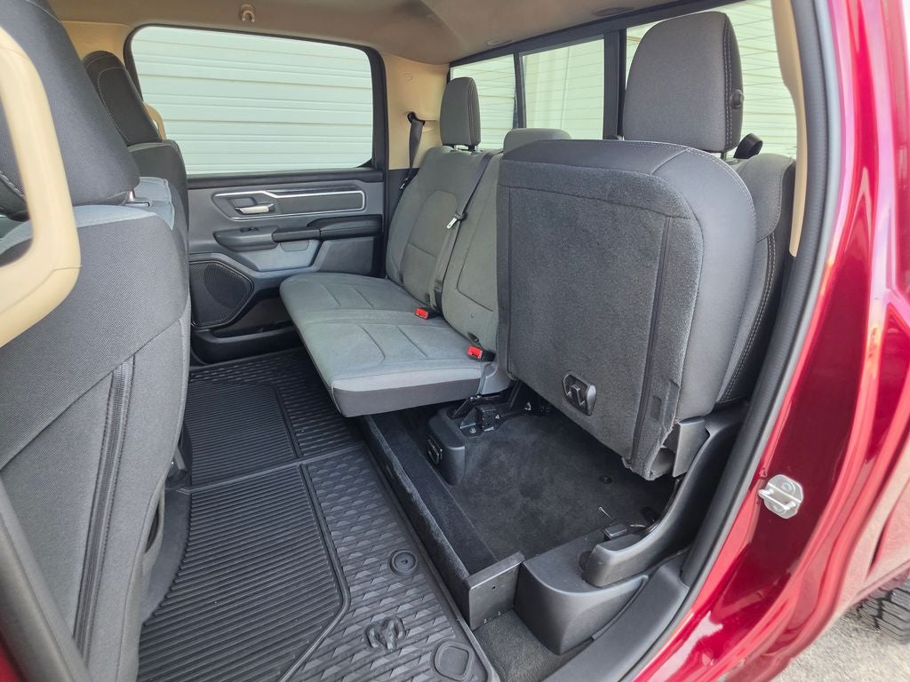 2020 RAM 1500 Big Horn Crew Cab 4x4 6'4' Box