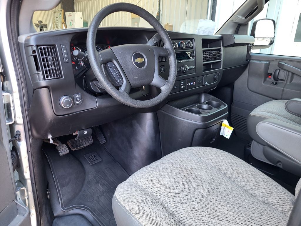 2024 Chevrolet Express Passenger RWD 2500 Regular Wheelbase LT