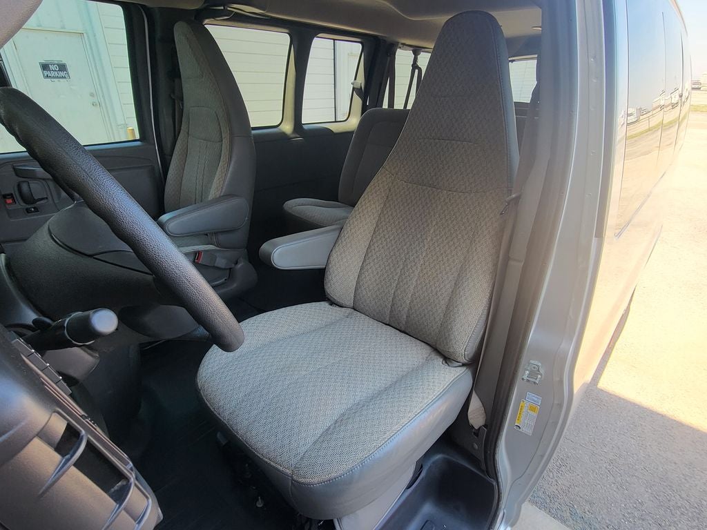 2024 Chevrolet Express Passenger RWD 2500 Regular Wheelbase LT