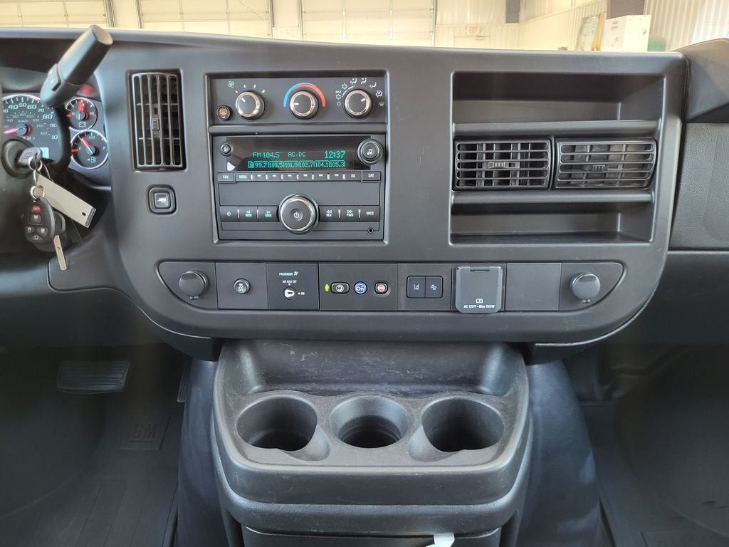 2024 Chevrolet Express Passenger RWD 2500 Regular Wheelbase LT
