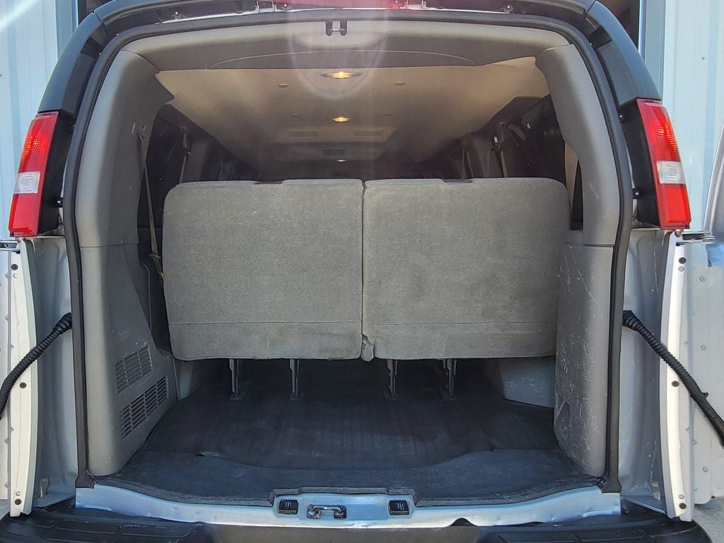 2024 Chevrolet Express Passenger RWD 2500 Regular Wheelbase LT