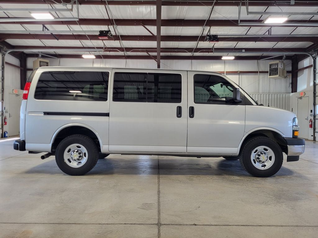 2024 Chevrolet Express Passenger RWD 2500 Regular Wheelbase LT