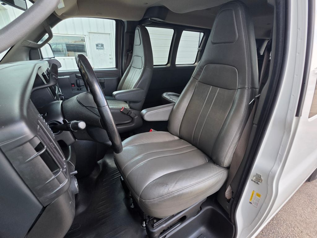 2023 Chevrolet Express Passenger RWD 3500 Regular Wheelbase LS