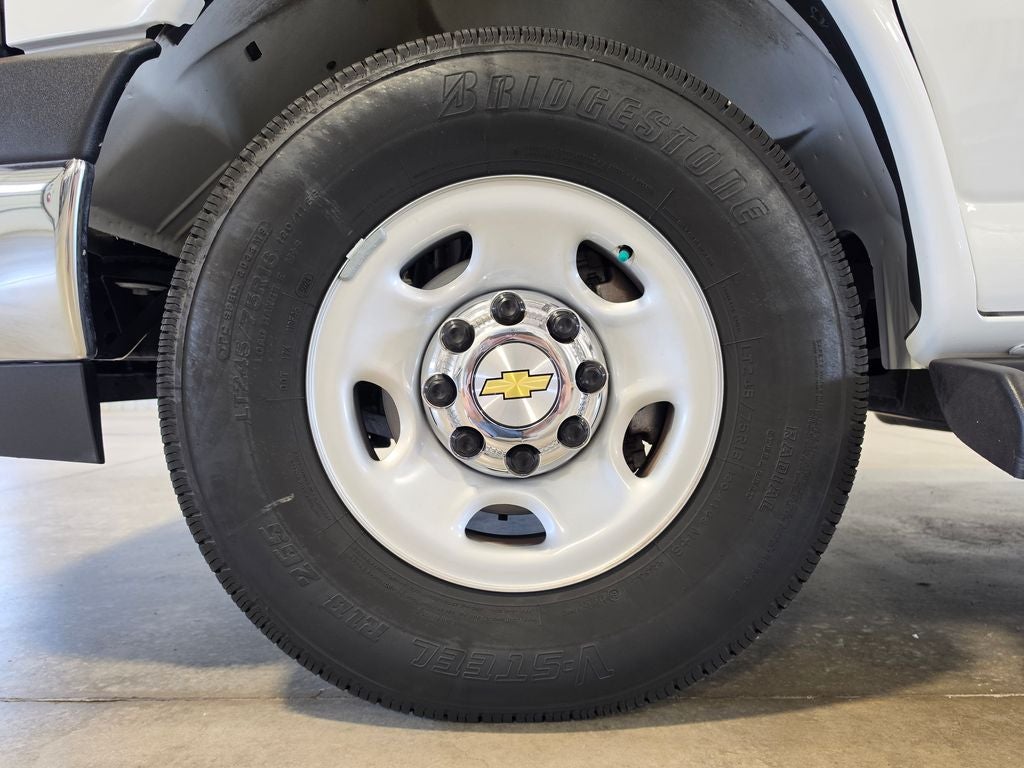 2025 Chevrolet Express Passenger RWD 3500 Extended Wheelbase LT