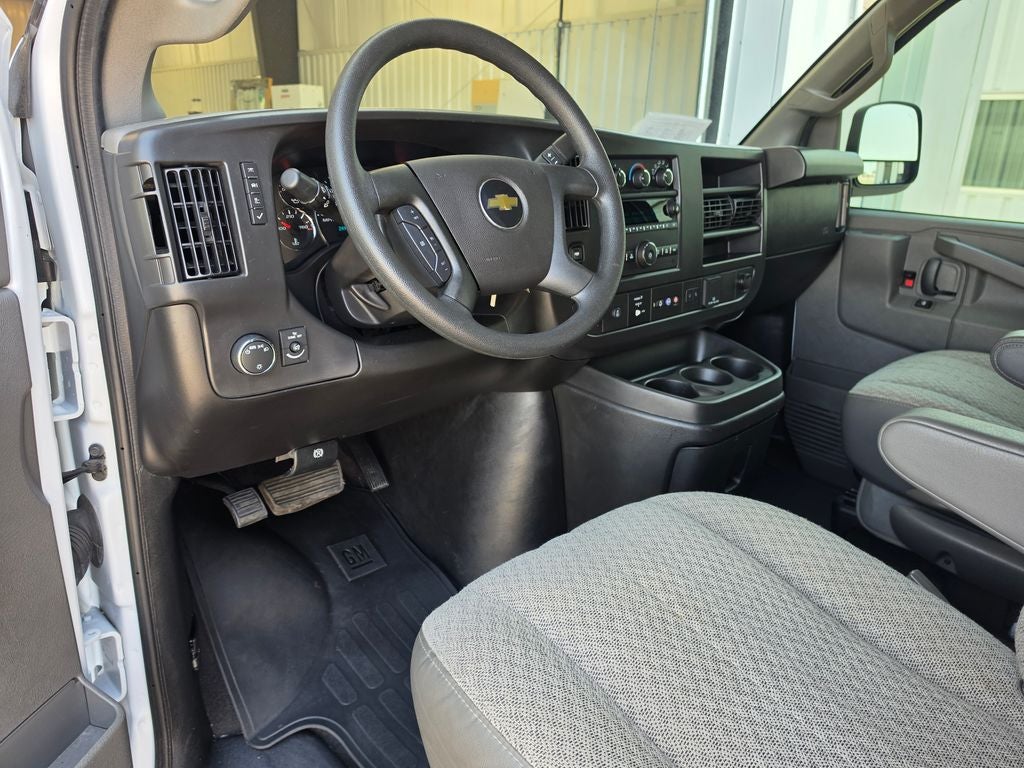 2025 Chevrolet Express Passenger RWD 3500 Extended Wheelbase LT