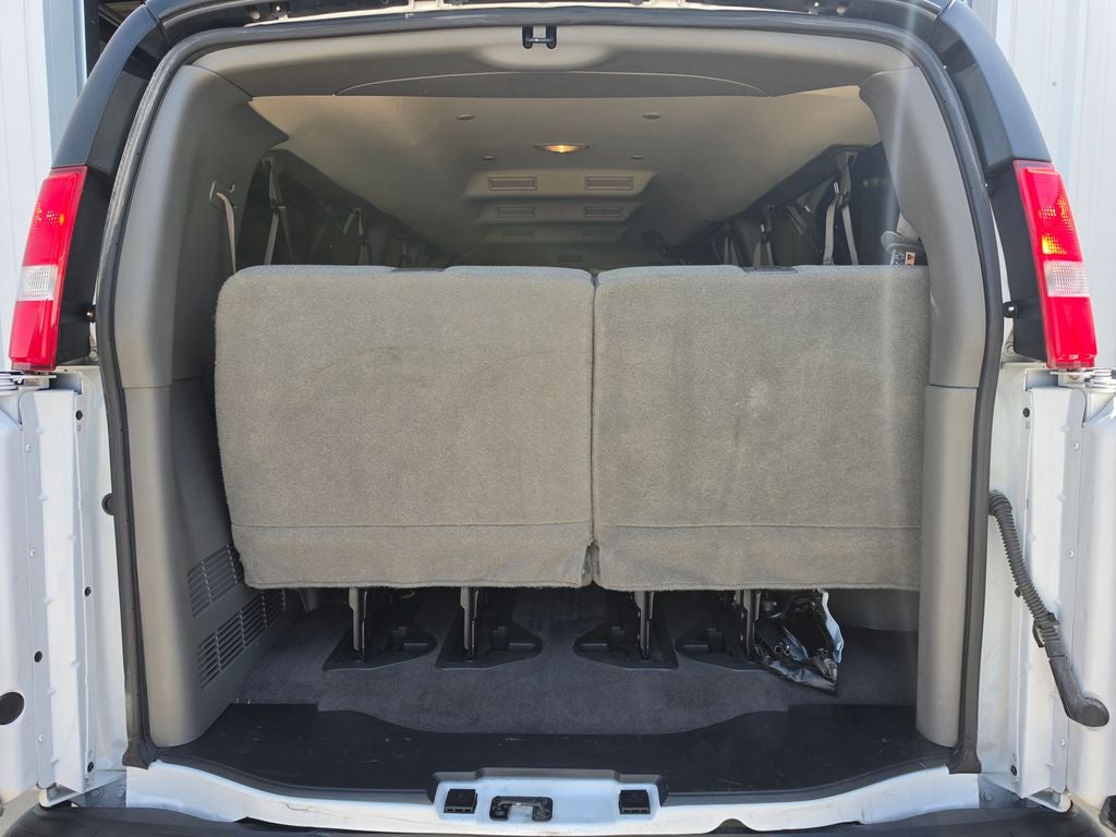 2025 Chevrolet Express Passenger RWD 3500 Extended Wheelbase LT