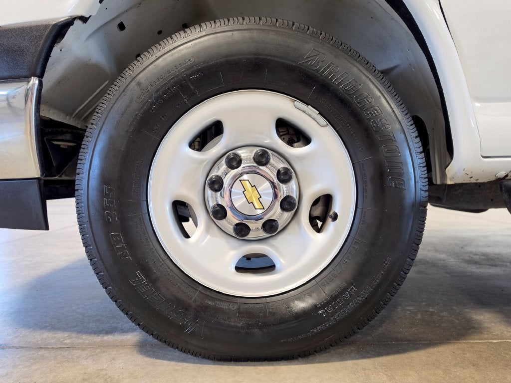 2025 Chevrolet Express Passenger RWD 3500 Extended Wheelbase LT