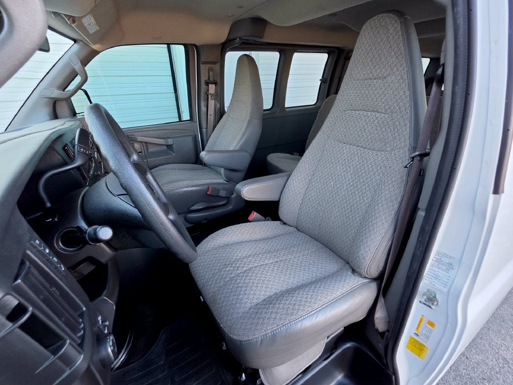 2025 Chevrolet Express Passenger RWD 3500 Extended Wheelbase LT