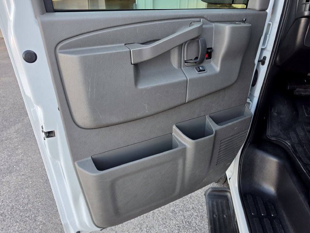 2025 Chevrolet Express Passenger RWD 3500 Extended Wheelbase LT