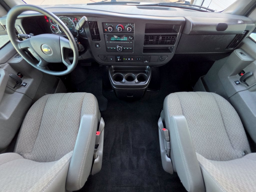 2025 Chevrolet Express Passenger RWD 3500 Extended Wheelbase LT