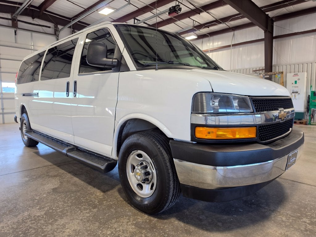 2025 Chevrolet Express Passenger RWD 3500 Extended Wheelbase LT