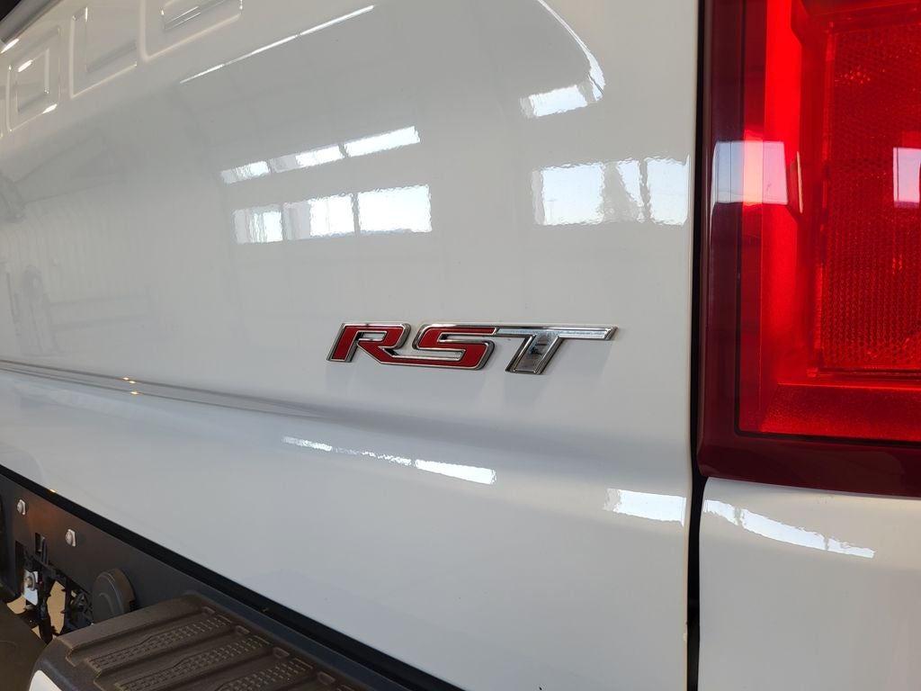 2022 Chevrolet Silverado 1500 4WD Crew Cab Short Bed RST