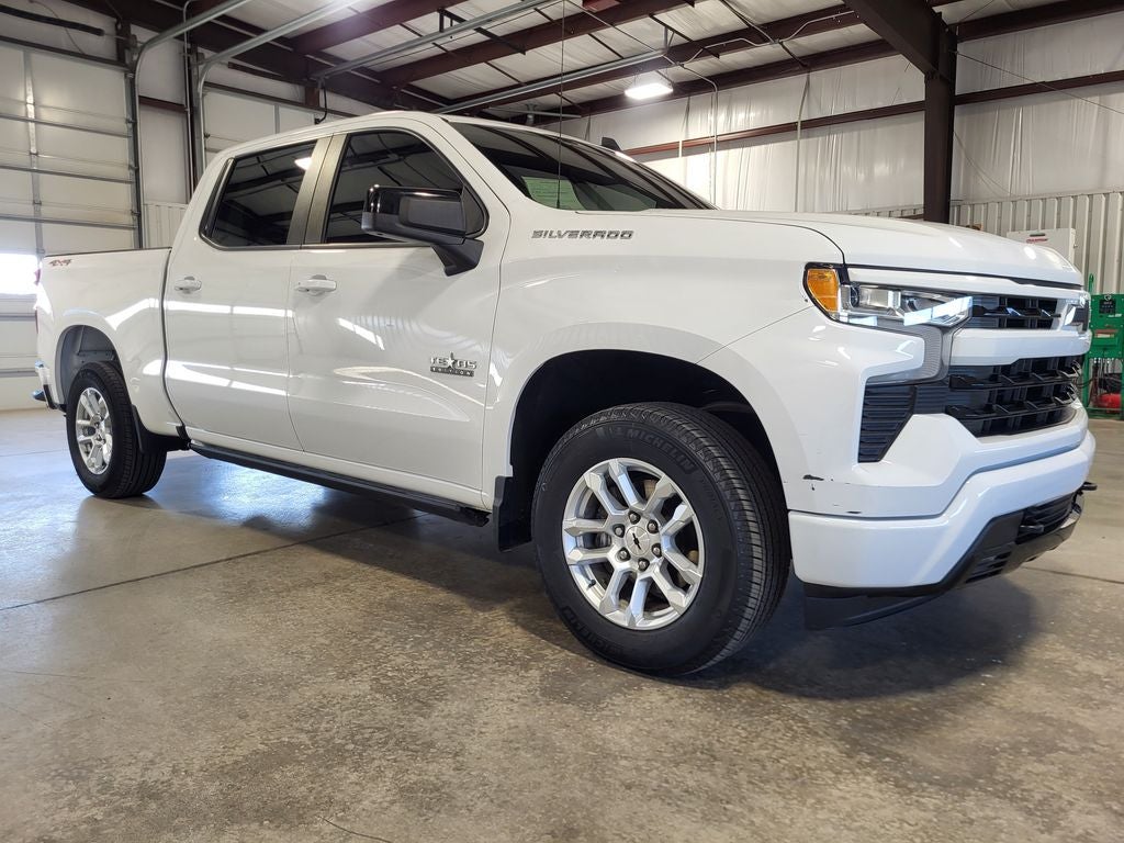 2022 Chevrolet Silverado 1500 4WD Crew Cab Short Bed RST