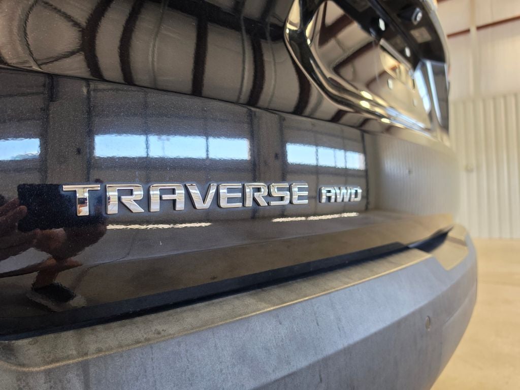 2022 Chevrolet Traverse AWD LT Leather
