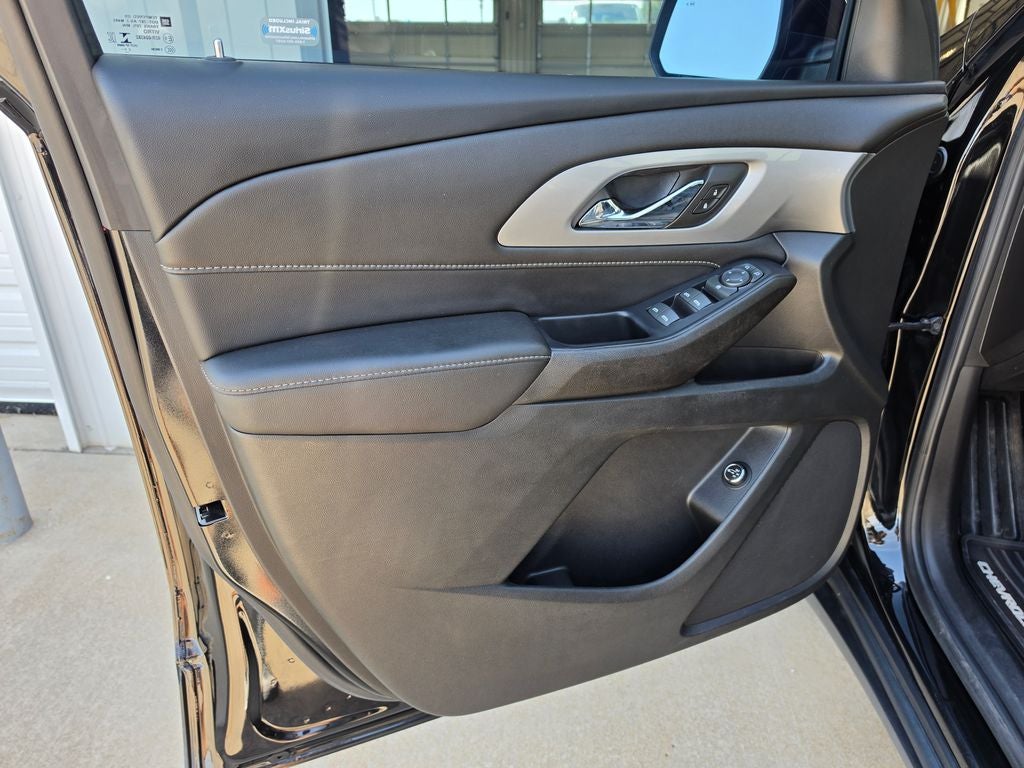 2022 Chevrolet Traverse AWD LT Leather