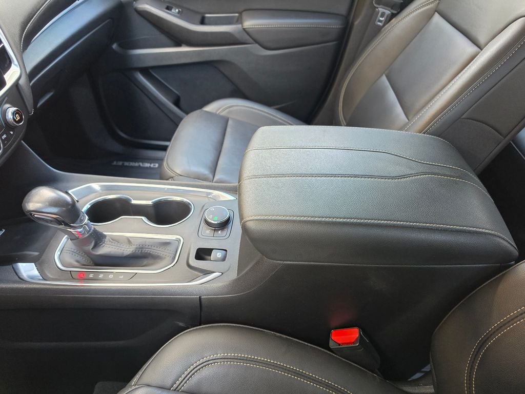 2022 Chevrolet Traverse AWD LT Leather