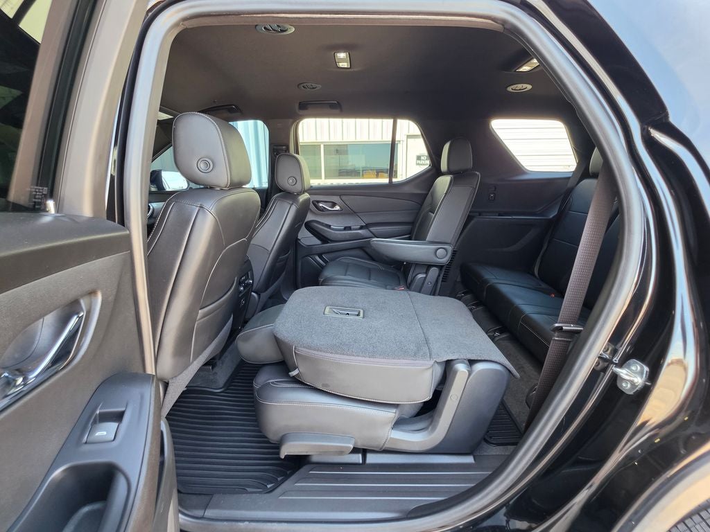 2022 Chevrolet Traverse AWD LT Leather
