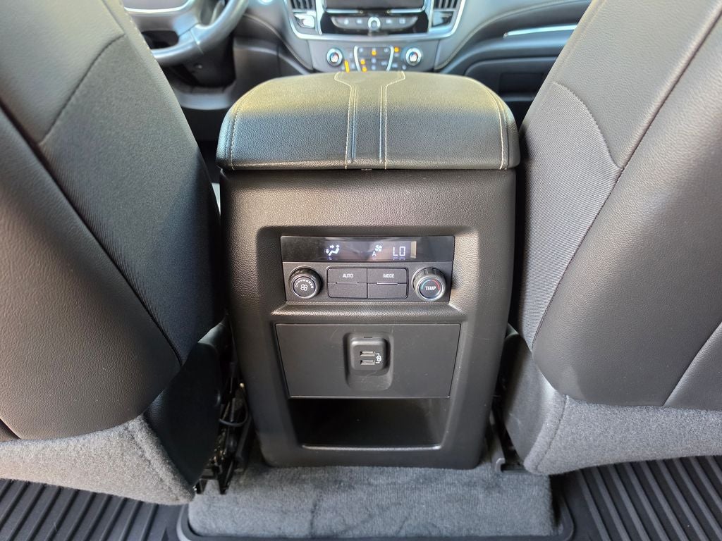 2022 Chevrolet Traverse AWD LT Leather