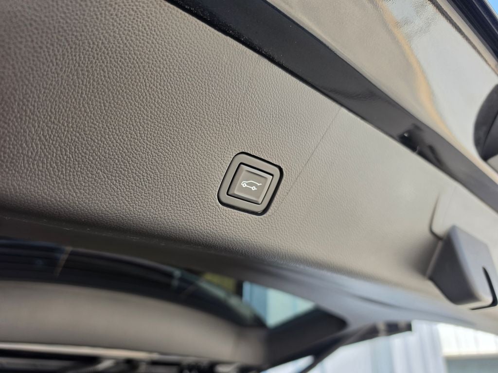 2022 Chevrolet Traverse AWD LT Leather