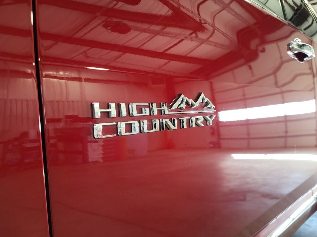 2023 Chevrolet Traverse AWD High Country