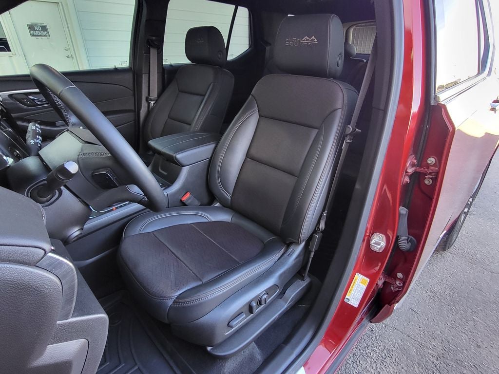 2023 Chevrolet Traverse AWD High Country