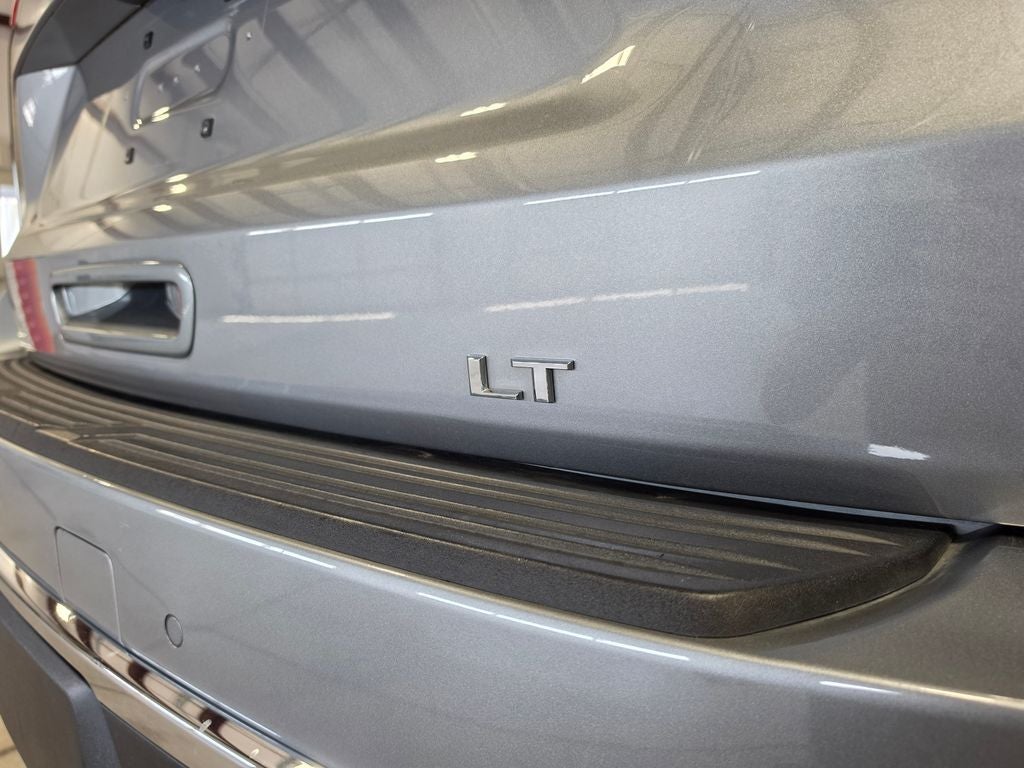 2023 Chevrolet Suburban 4WD LT