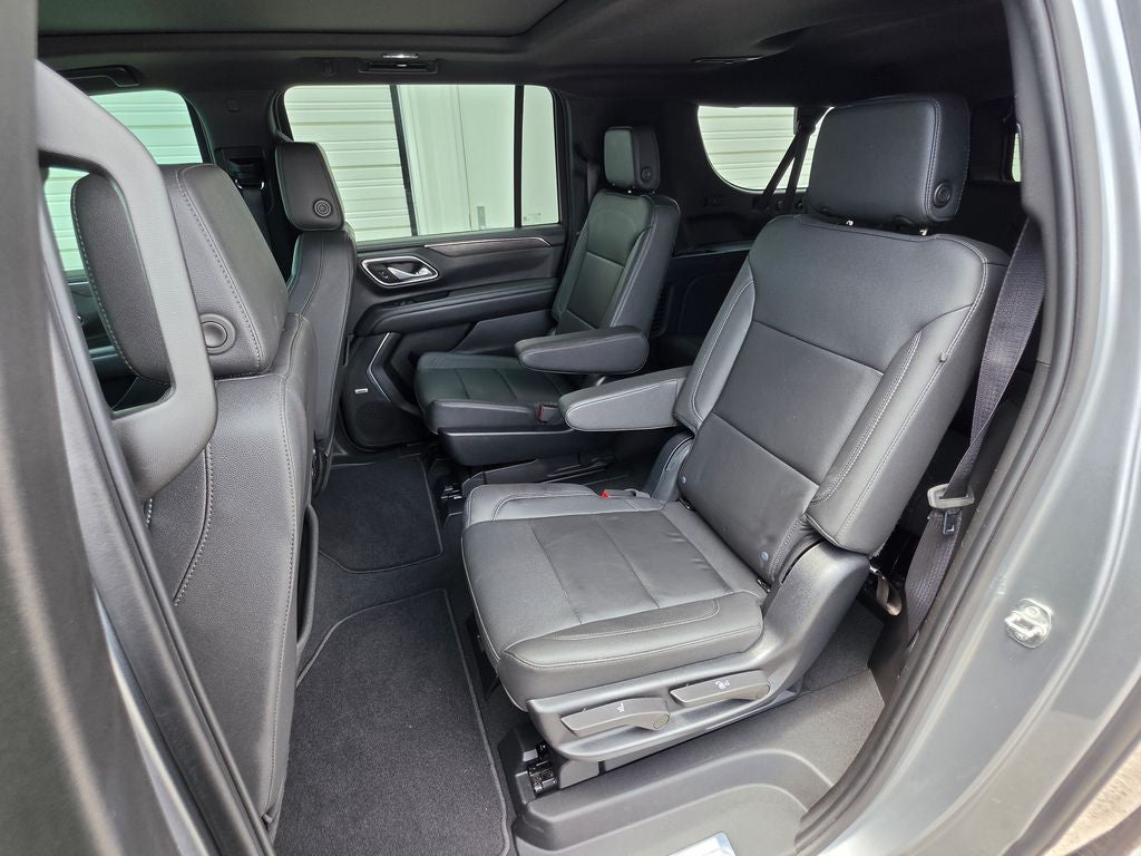 2023 Chevrolet Suburban 4WD LT