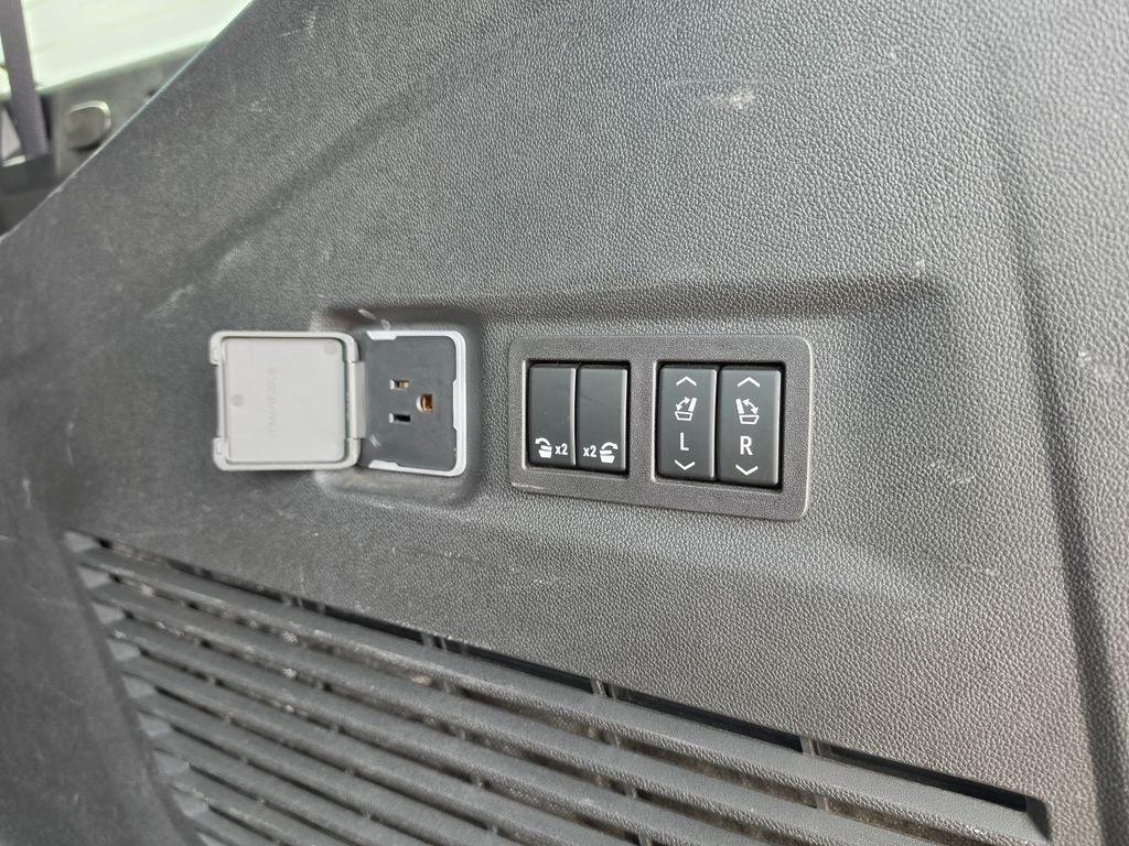 2023 Chevrolet Suburban 4WD LT