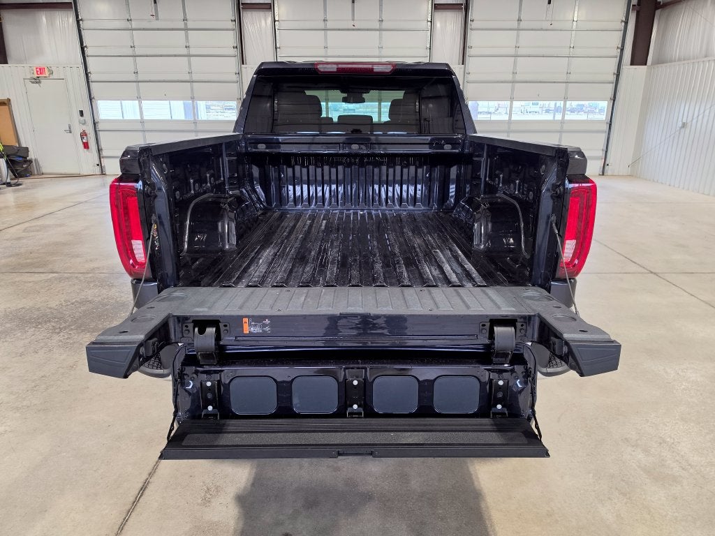 2025 GMC Sierra 1500 4WD Crew Cab Short Box SLT
