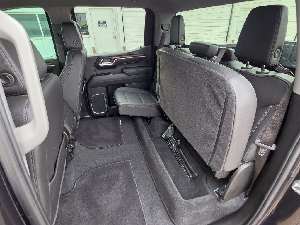 2025 GMC Sierra 1500 4WD Crew Cab Short Box SLT