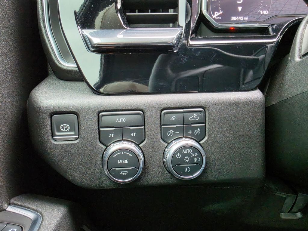 2025 GMC Sierra 1500 4WD Crew Cab Short Box SLT