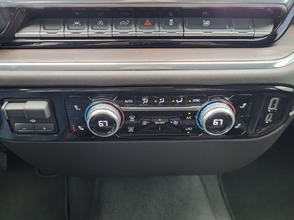 2025 GMC Sierra 1500 4WD Crew Cab Short Box SLT