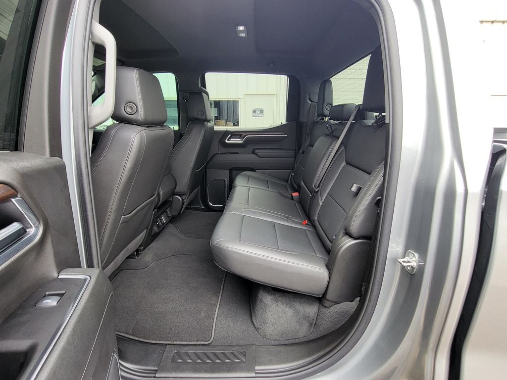 2025 GMC Sierra 1500 4WD Crew Cab Short Box SLT