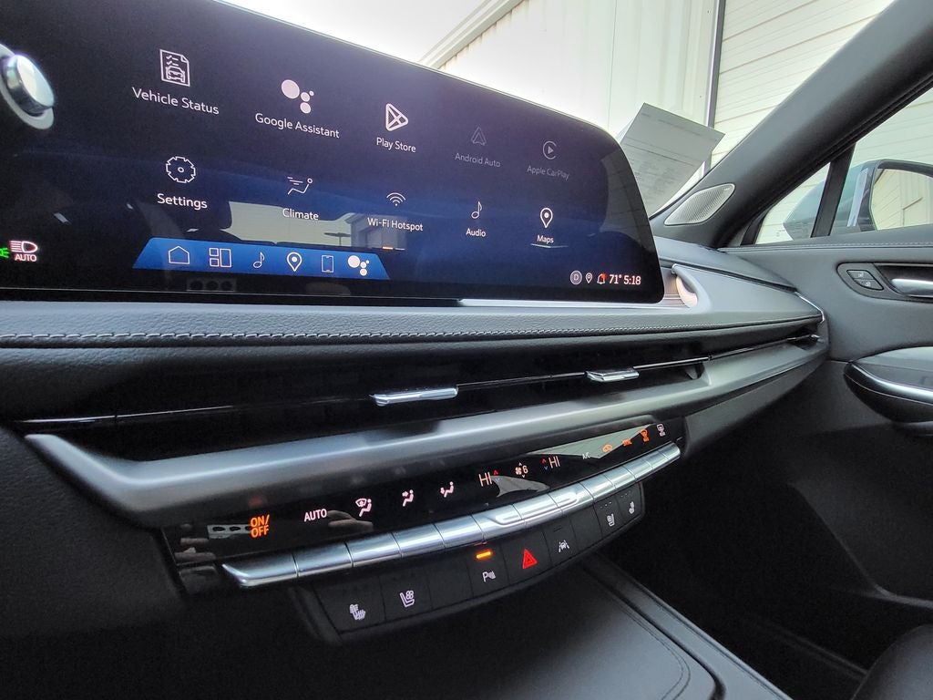 2024 Cadillac XT4 AWD Premium Luxury