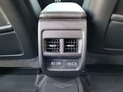 2024 Cadillac XT4 AWD Premium Luxury