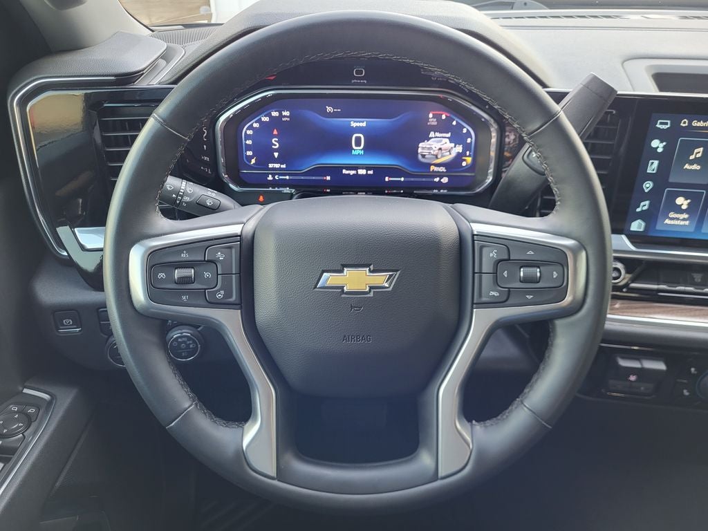 2025 Chevrolet Silverado 2500HD 4WD Crew Cab Standard Bed LT