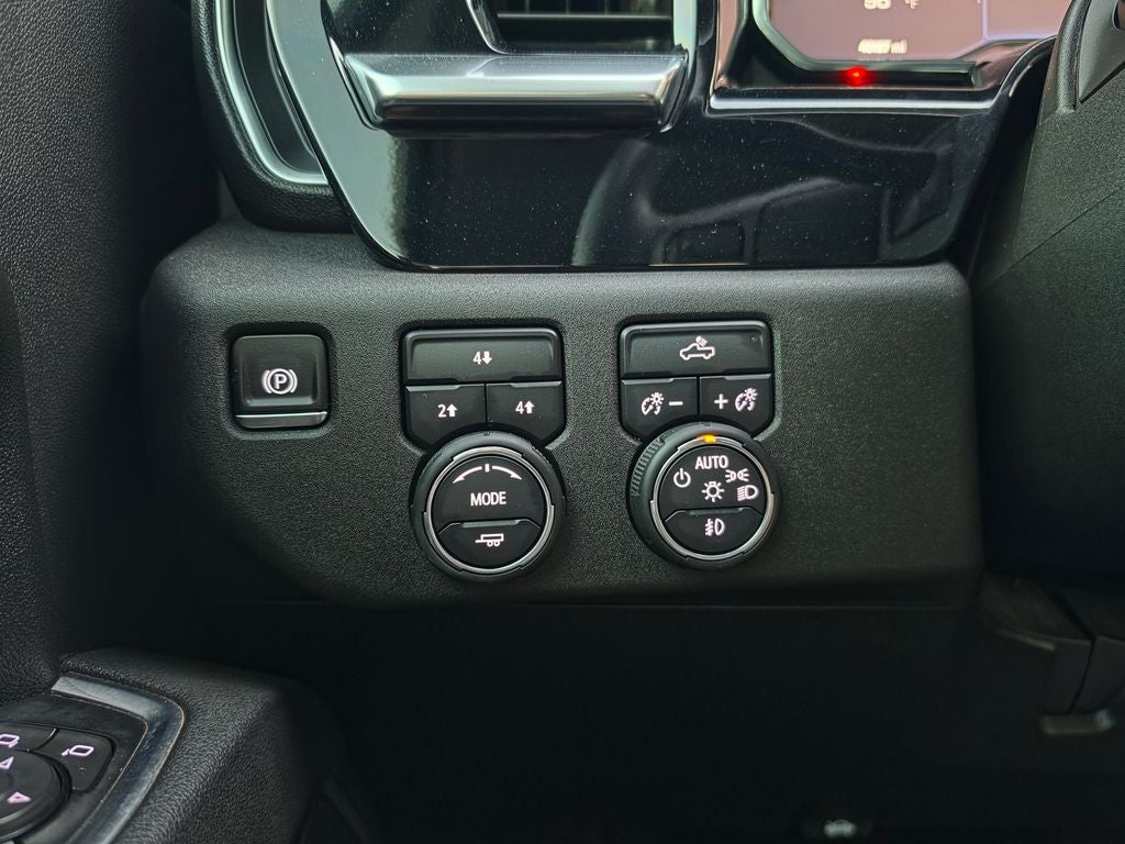 2025 Chevrolet Silverado 2500HD 4WD Crew Cab Standard Bed LT