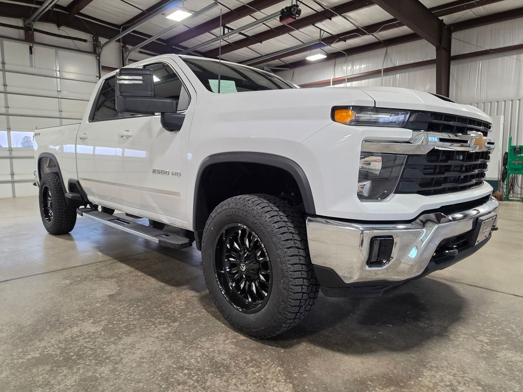 2025 Chevrolet Silverado 2500HD 4WD Crew Cab Standard Bed LT